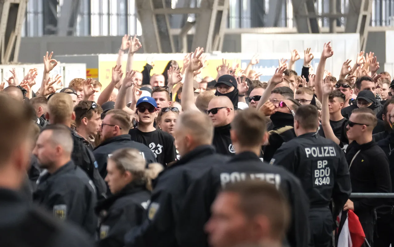 Rechtsextreme Chatgruppe - Durchsuchungen in Mecklenburg-Vorpommern